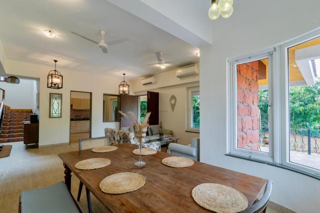 Киим: Saffronstays Boulevard Stonehouse, Lonavala