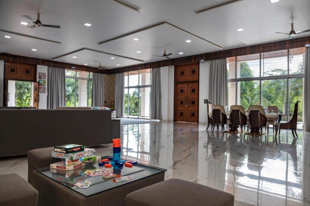 Матеран: Saffronstays Odyssey, Karjat