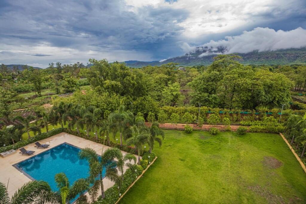 Матеран: Saffronstays Odyssey, Karjat