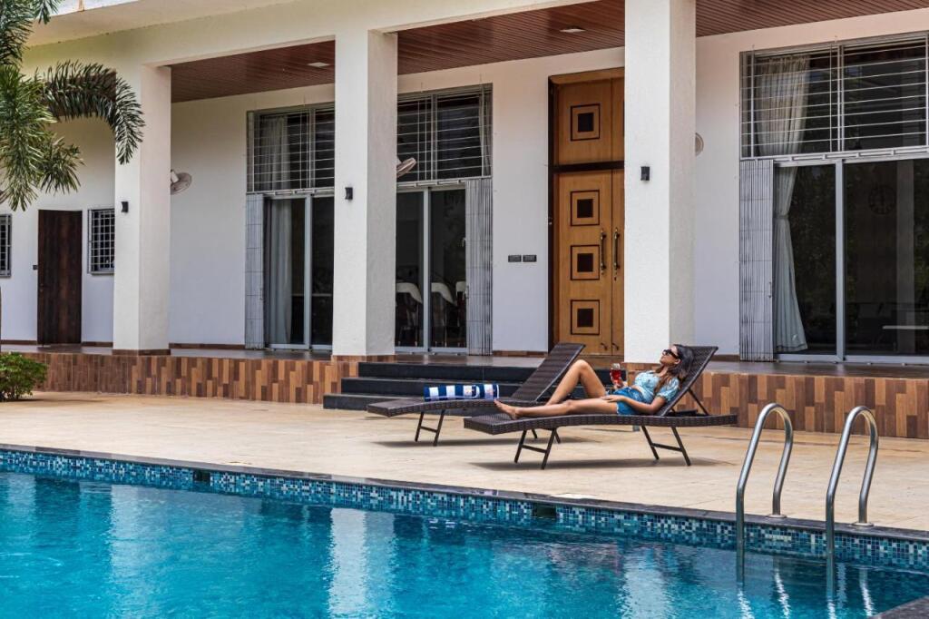 Матеран: Saffronstays Odyssey, Karjat