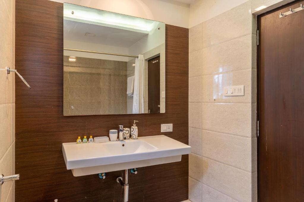 Наинитал: Saffronstays Gardens On The Lake, Bhimtal - Pet-Friendly Garden Villa By The Lake