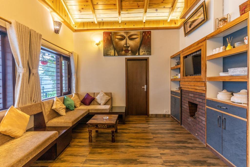 Наинитал: Saffronstays Gardens On The Lake, Bhimtal - Pet-Friendly Garden Villa By The Lake