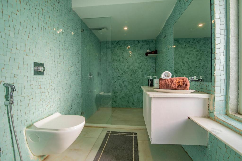 Нашик: SaffronStays Onellaa, Nashik - infinity pool villa surrounded by a vineyard