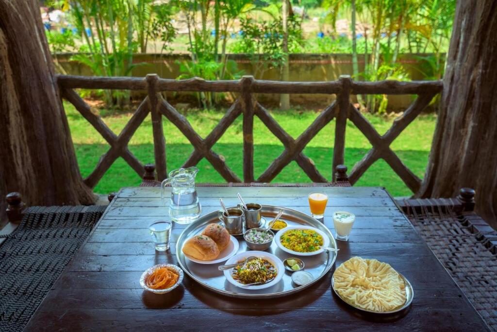 Нашик: SaffronStays Heritage Waada, Nashik
