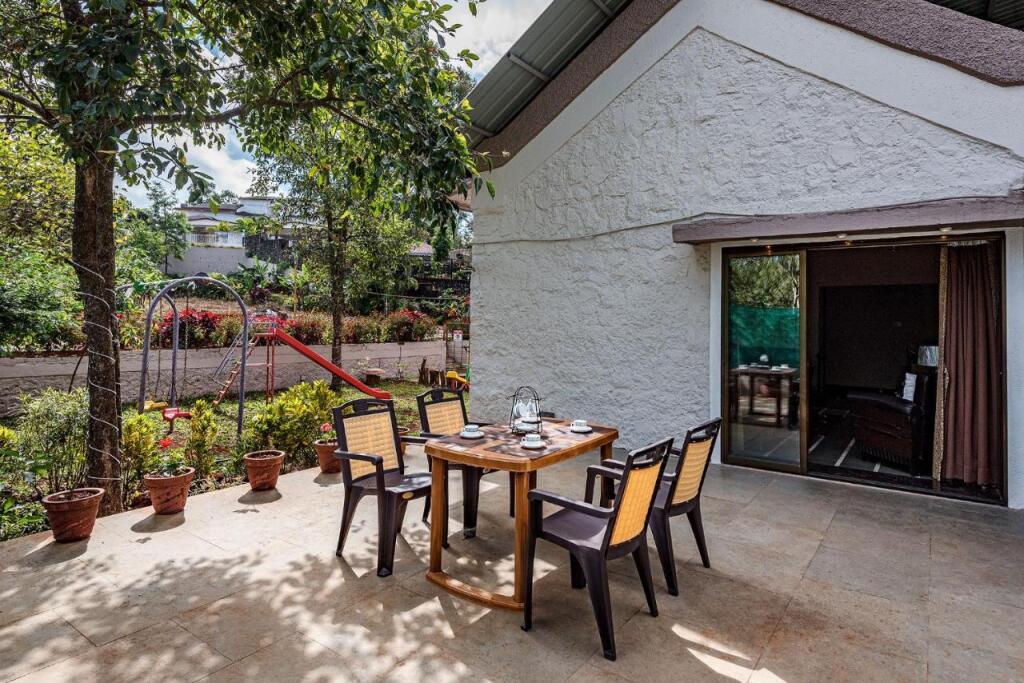 Олд-Махабалешвар: SaffronStays Casa Tranquil, Panchgani - pet-friendly veg only pool villa