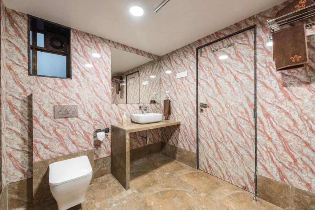 Олд-Махабалешвар: SaffronStays Casa Tranquil, Panchgani - pet-friendly veg only pool villa