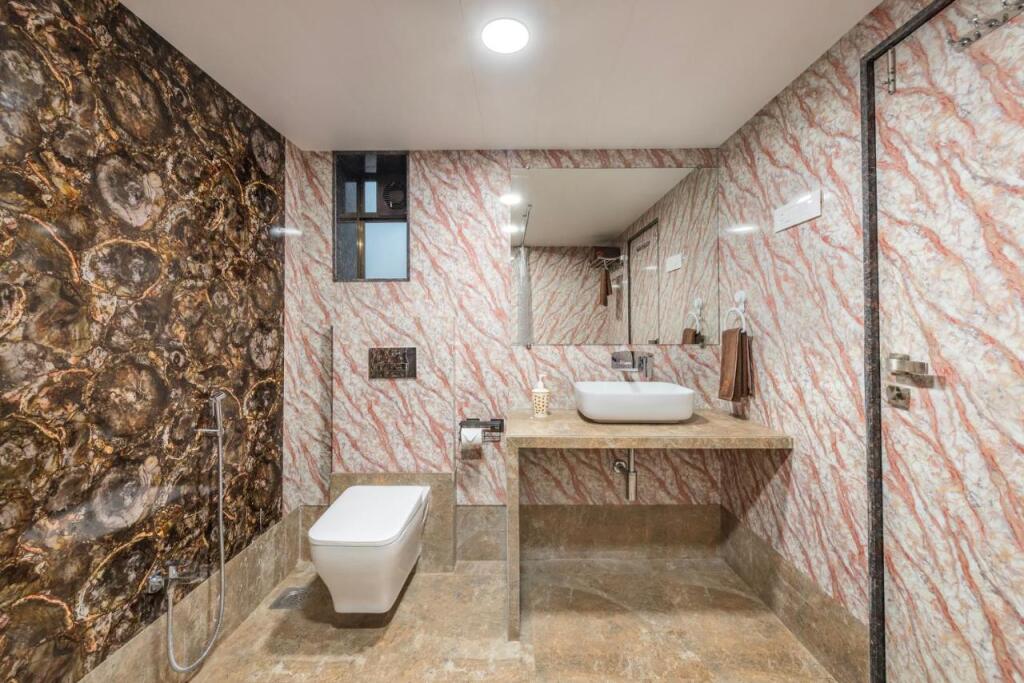 Олд-Махабалешвар: SaffronStays Casa Tranquil, Panchgani - pet-friendly veg only pool villa