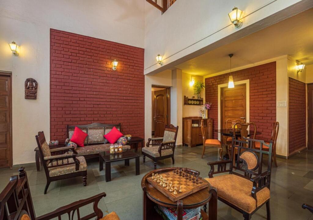 Олд-Махабалешвар: Saffronstays Red Brick House