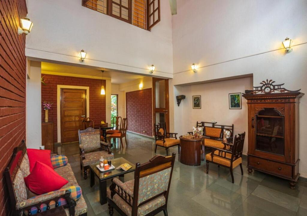 Олд-Махабалешвар: Saffronstays Red Brick House