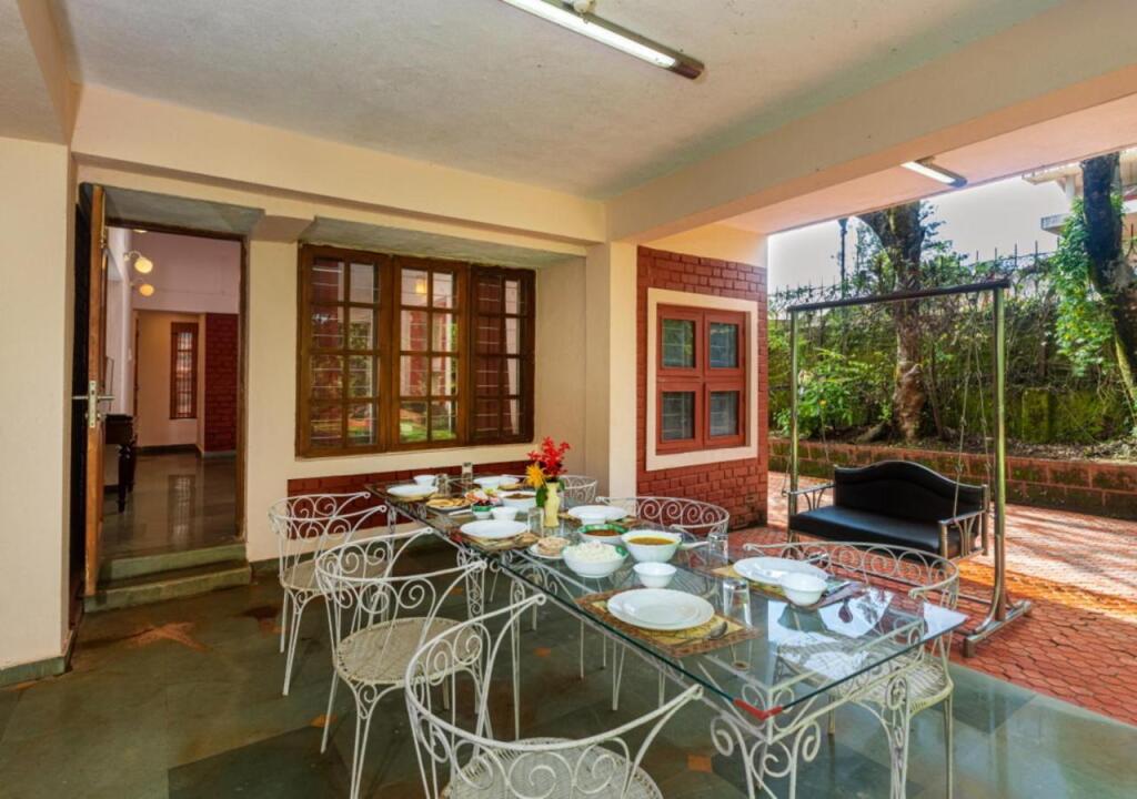 Олд-Махабалешвар: Saffronstays Red Brick House