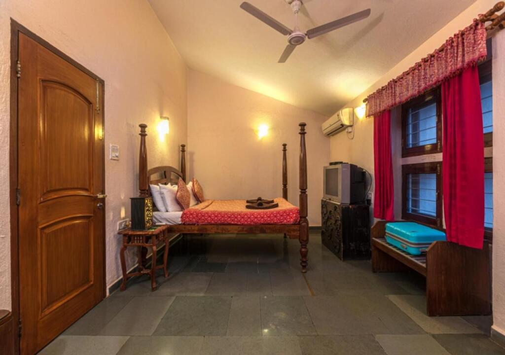 Олд-Махабалешвар: Saffronstays Red Brick House