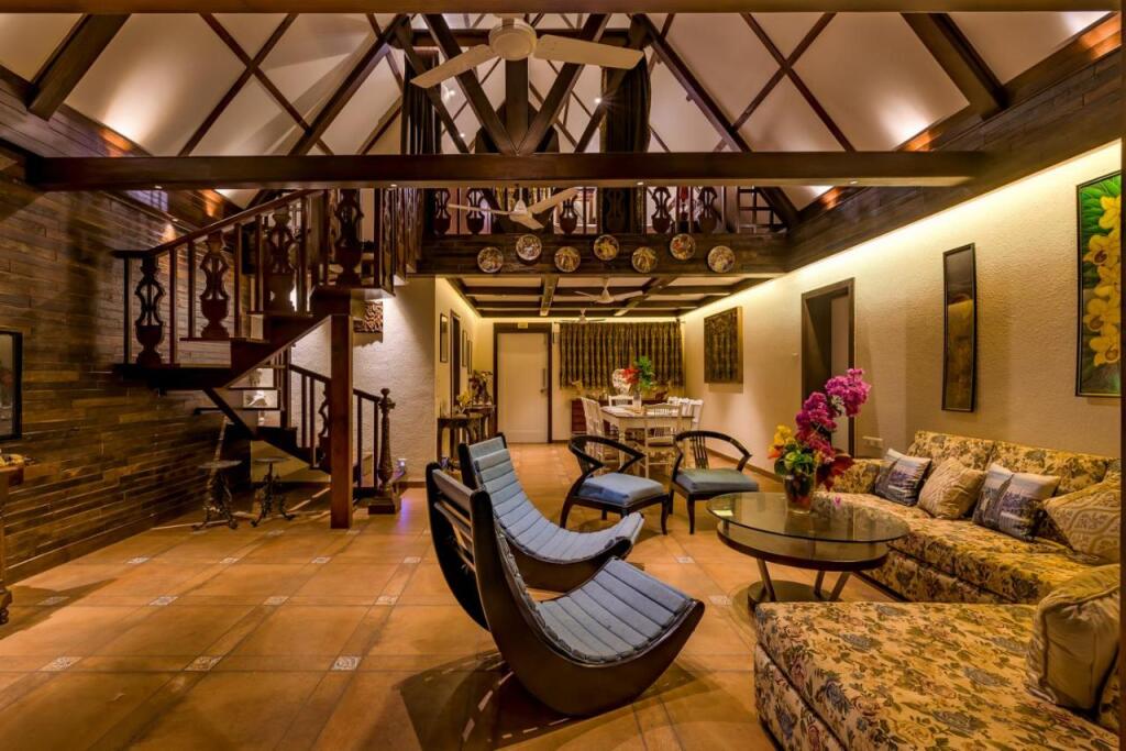 Олд-Махабалешвар: SaffronStays Tudor Rose - luxury chalet with beautiful valley views