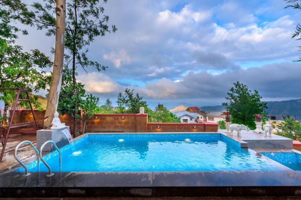Олд-Махабалешвар: SaffronStays Tudor Rose - luxury chalet with beautiful valley views