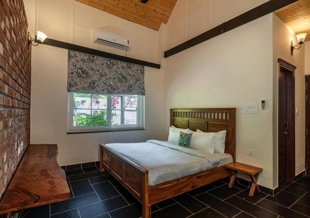 Прем-Нагар: Saffronstays Doon Hideout