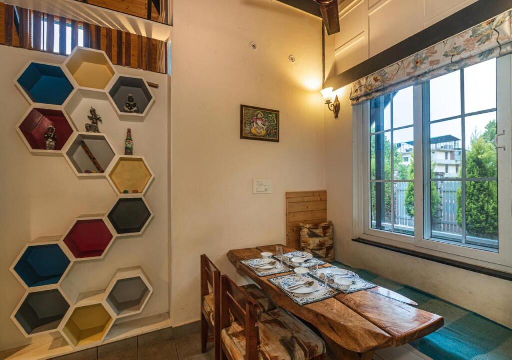 Прем-Нагар: Saffronstays Doon Hideout
