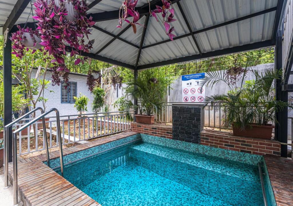 Прем-Нагар: Saffronstays Doon Hideout