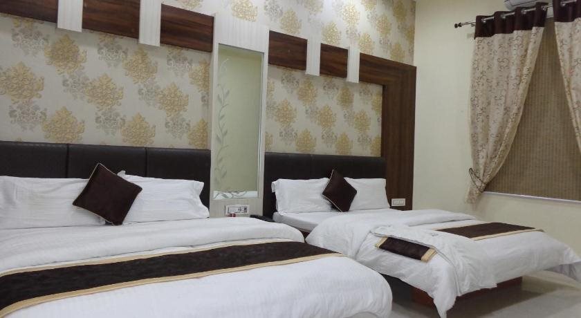 Крепость Jhansi: Hotel Prakshi Palace