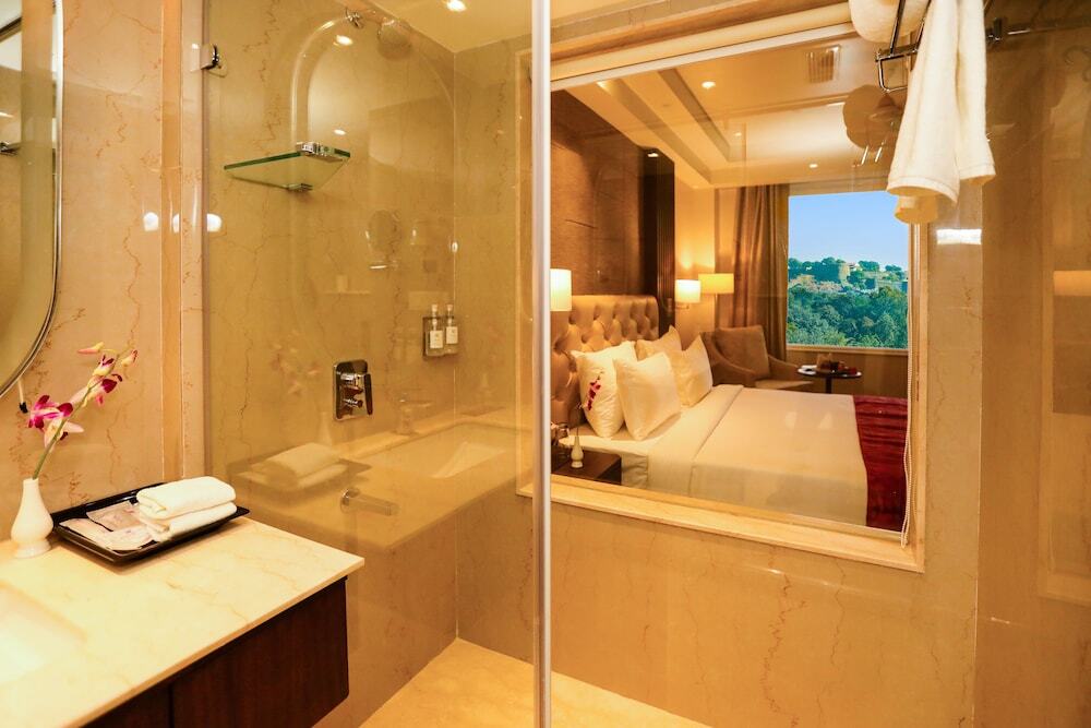 Крепость Jhansi: Regenta Place Jhansi by Royal Orchid Hotels Limited