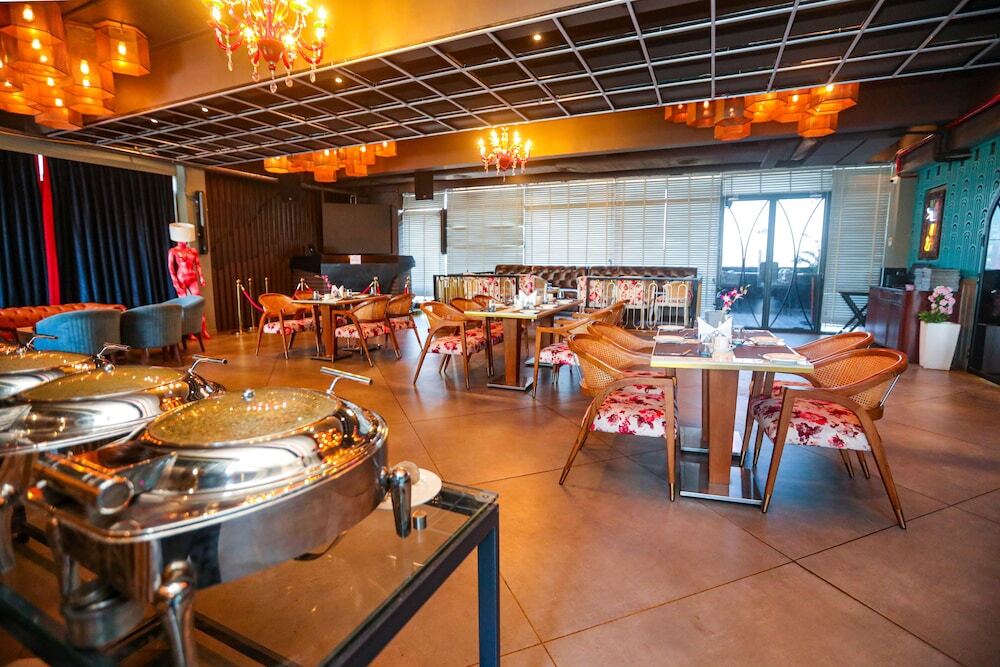 Крепость Jhansi: Regenta Place Jhansi by Royal Orchid Hotels Limited