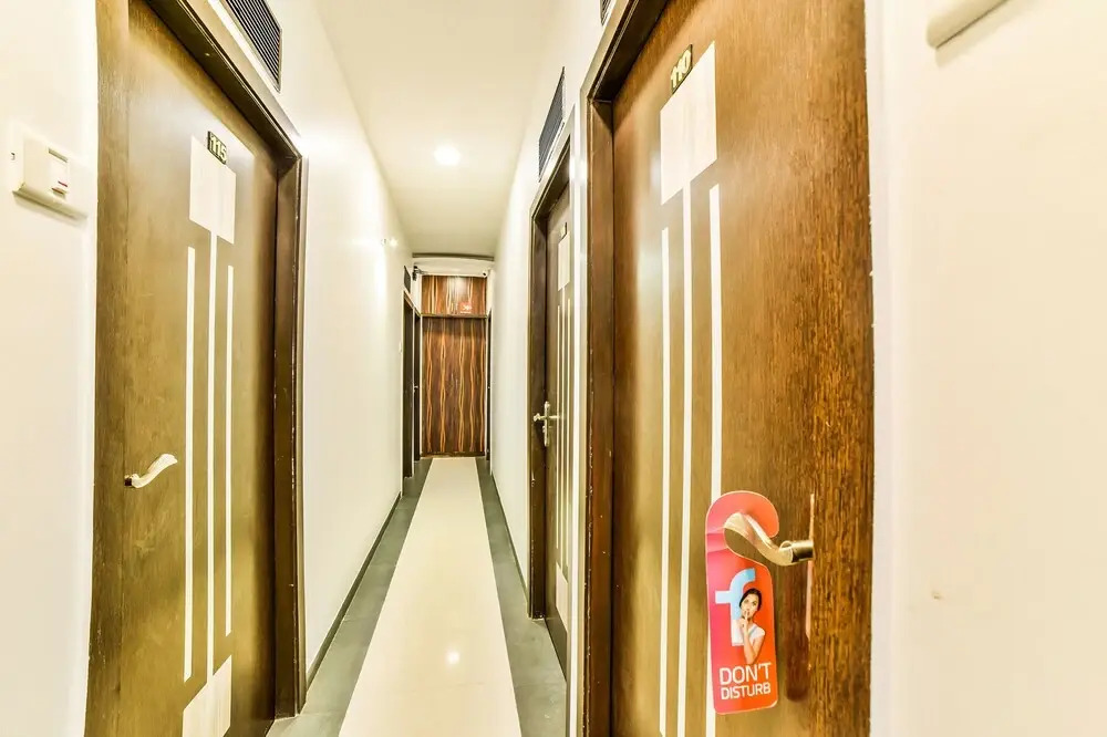 Мумбаи: Fabexpress Bently Palace