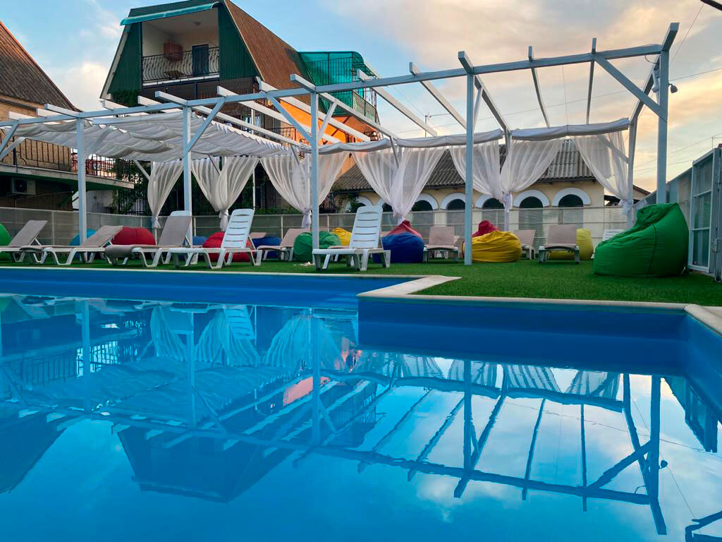 Саки: Relax Club-Hotel