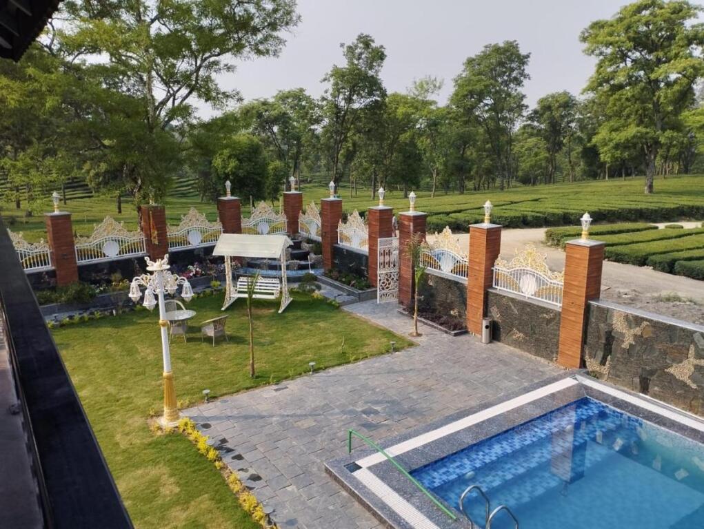 Кангра: Matoshree Club and Resort