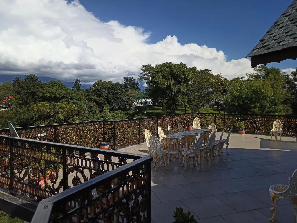 Кангра: Matoshree Club and Resort