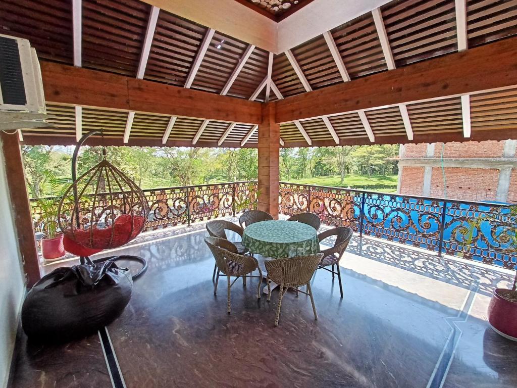 Кангра: Matoshree Club and Resort