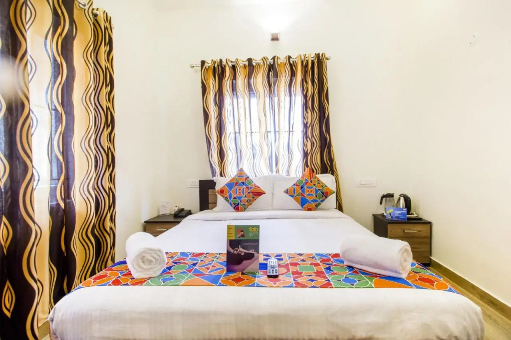 Ути: Fabexpress Grand Castle Hill Resorts