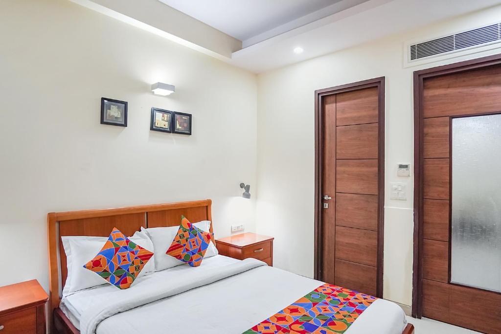 Нойда: FabExpress Qotel
