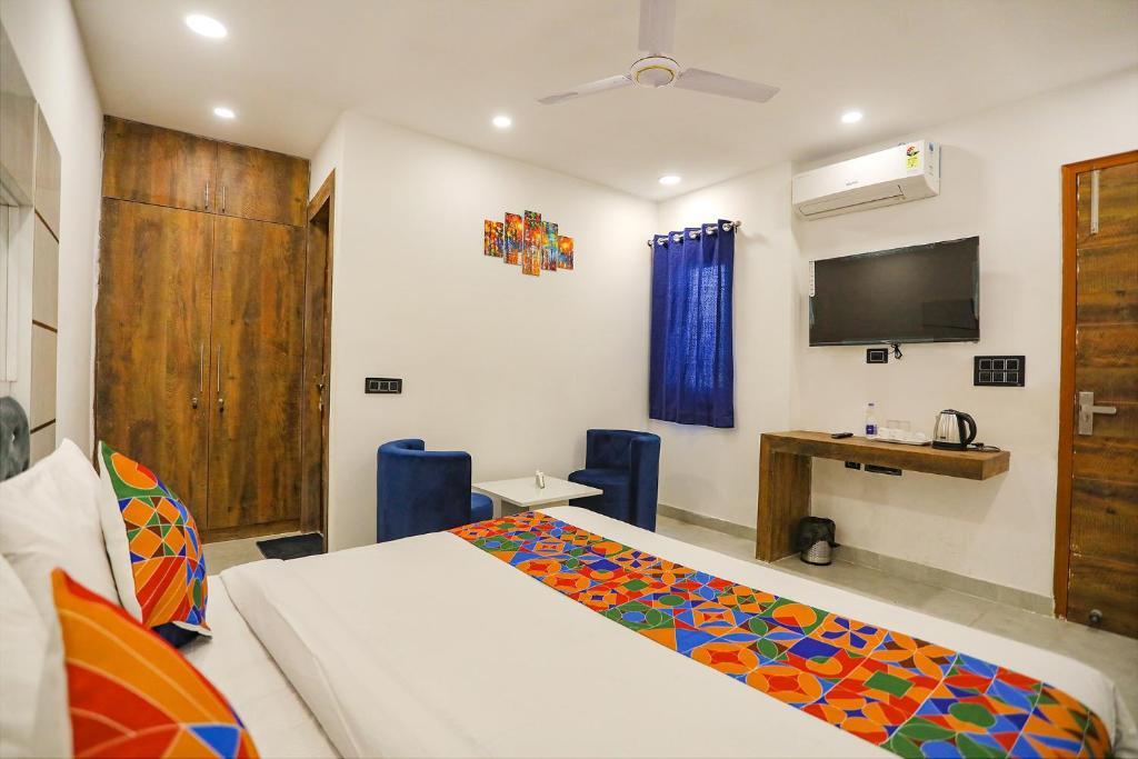 Нойда: Fabexpress F9 Noida Sector 27