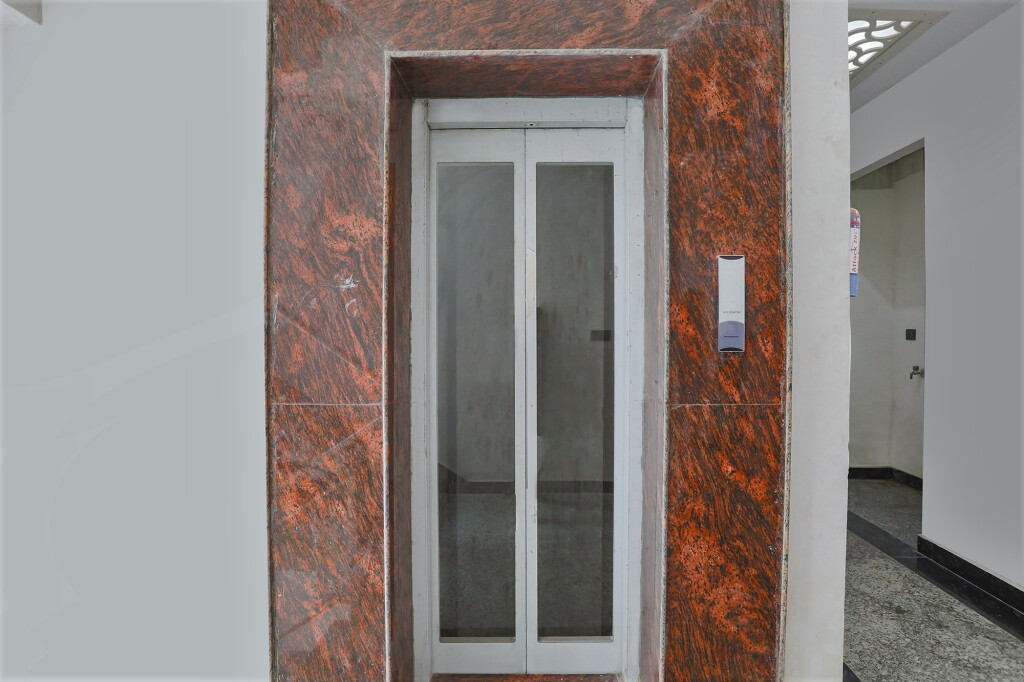 Нойда: FabHotel F9 Noida Sector 56