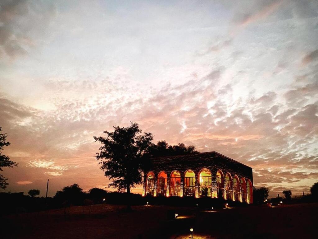 Khiyansaria: Kaner Retreat - India's First Desert Botanical Resort