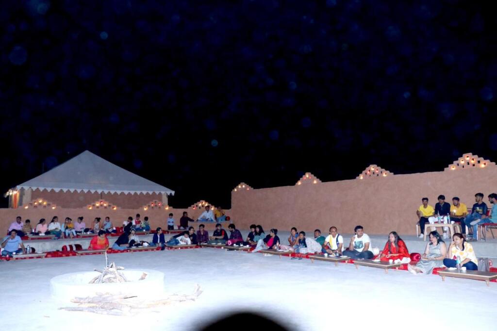 Кхури: Barna Desert Camp