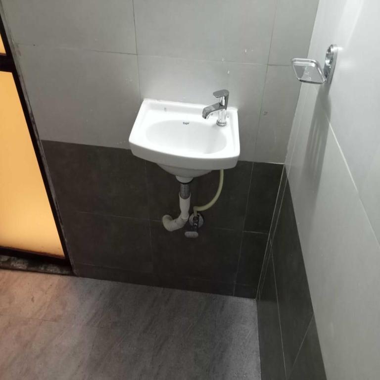 Мумбаи: Hotel New Sarah Inn, Andheri West