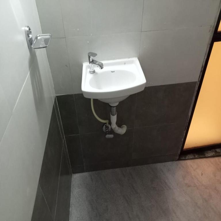 Мумбаи: Hotel New Sarah Inn, Andheri West