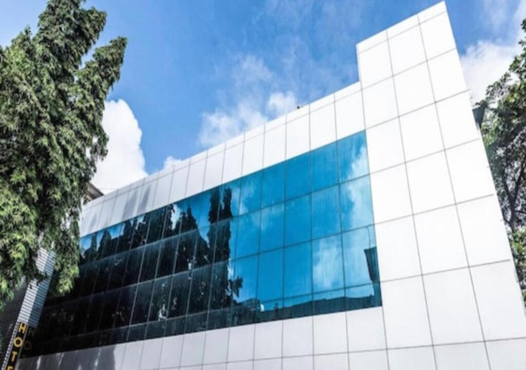 Мумбаи: Hotel Elite Continental- Near Mumbai International Airport Andheri East