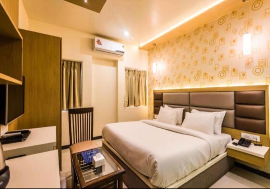 Мумбаи: Hotel Elite Continental- Near Mumbai International Airport Andheri East