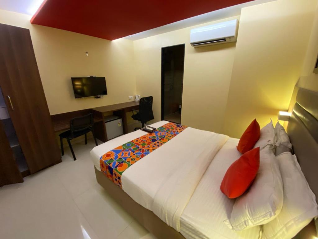 Мумбаи: Hotel Regal International-Near Mumbai International Airport
