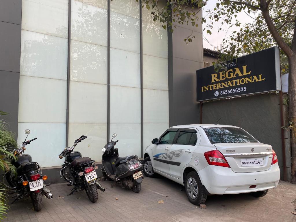 Мумбаи: Hotel Regal International-Near Mumbai International Airport