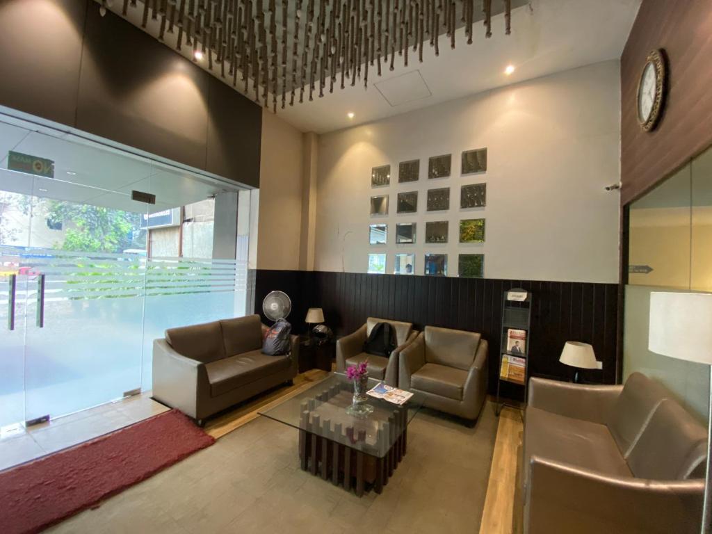 Мумбаи: Hotel Regal International-Near Mumbai International Airport