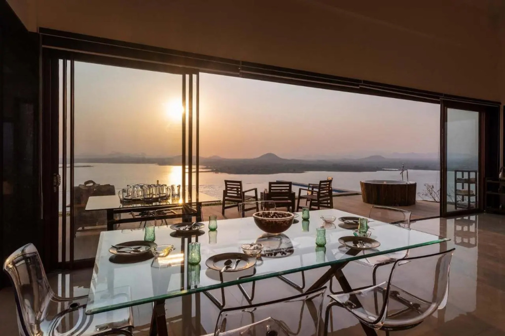 Мумбаи: Stayvista At Sunset On The Lake