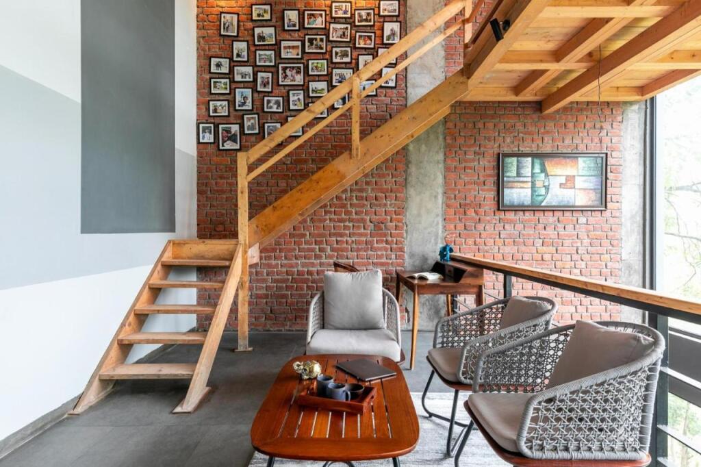 Мумбаи: Stayvista at the Hill Abode