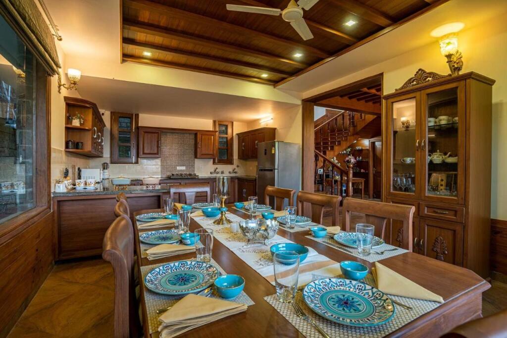 Мумбаи: Stayvista at Floradale 5bhk