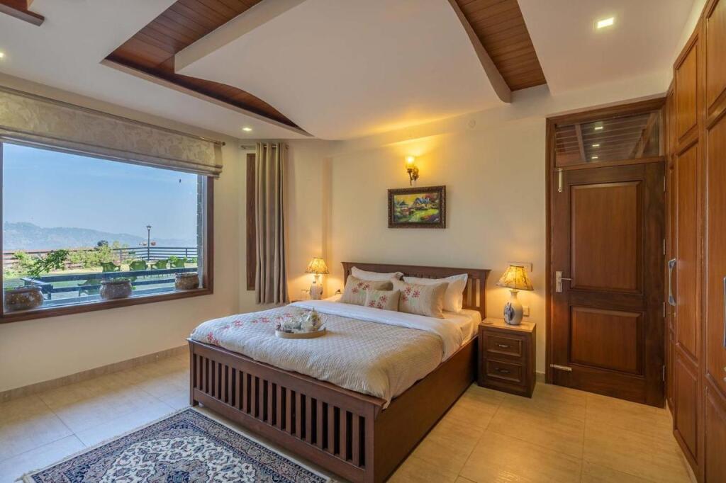 Мумбаи: Stayvista at Floradale 5bhk