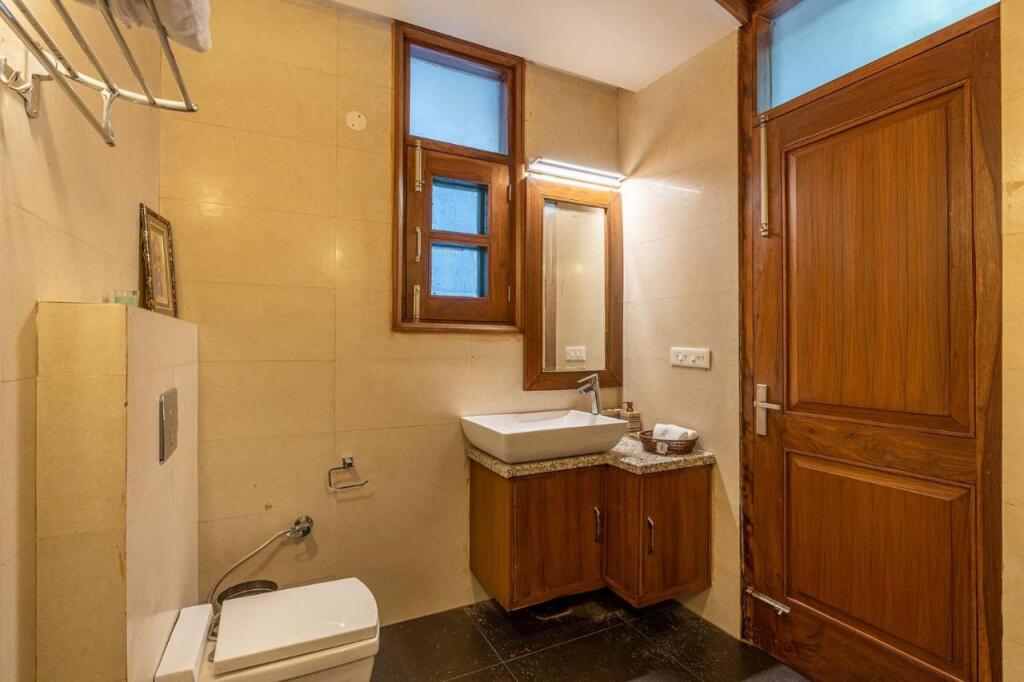 Мумбаи: Stayvista at Floradale 5bhk
