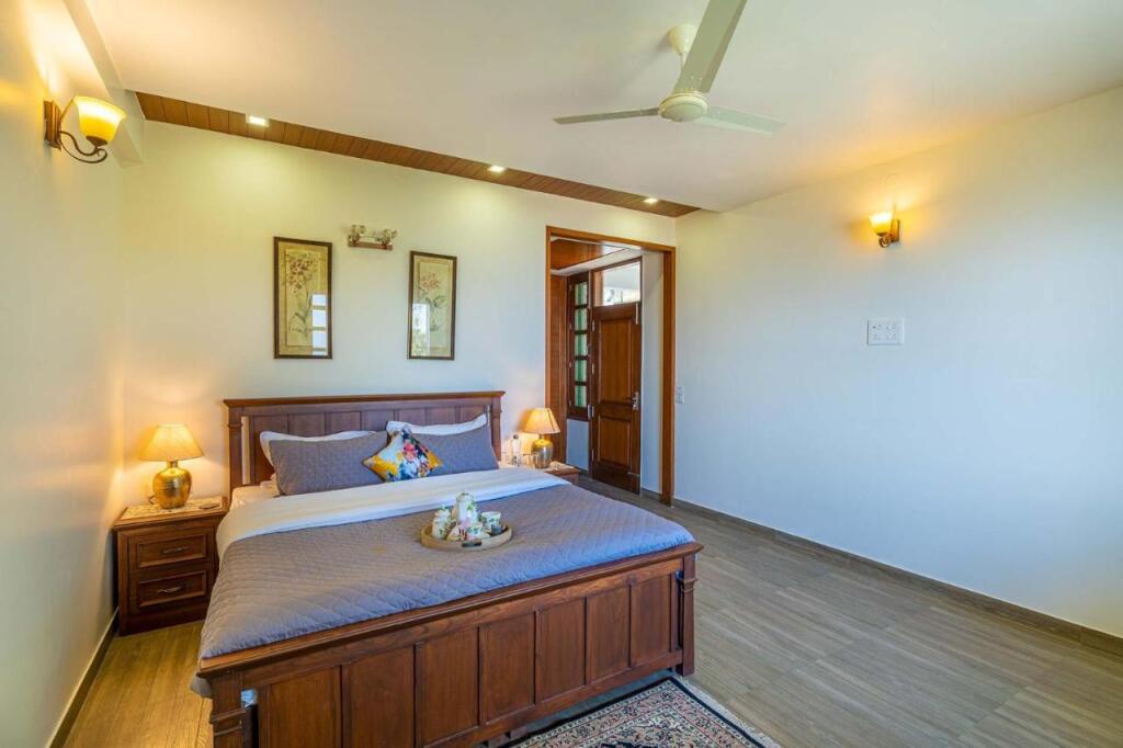 Мумбаи: Stayvista at Floradale 5bhk