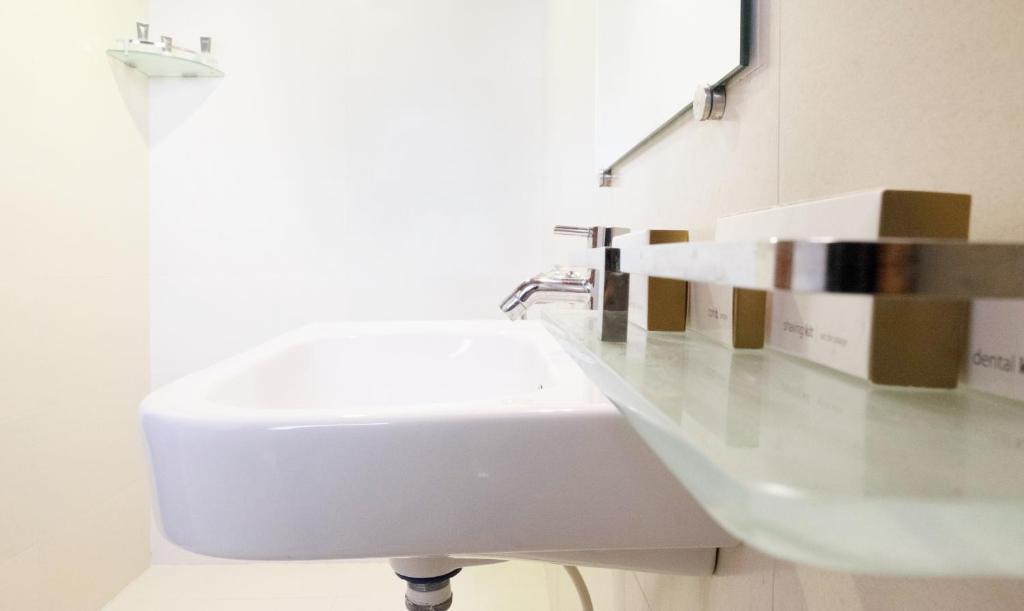 Мумбаи: J ESVI Hotels