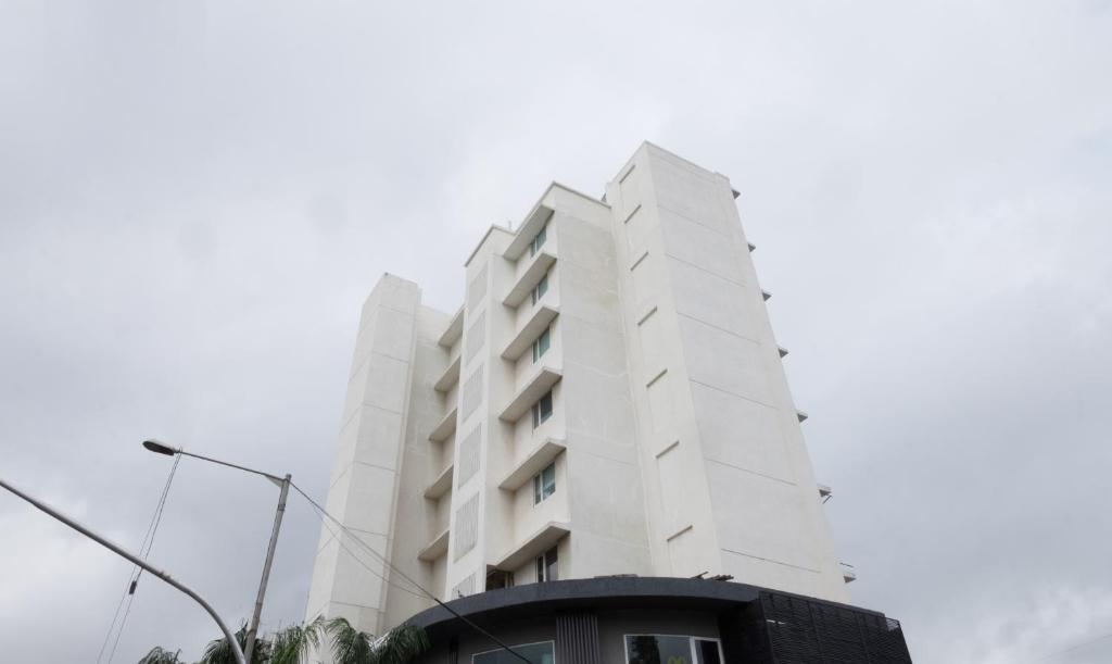 Мумбаи: J ESVI Hotels