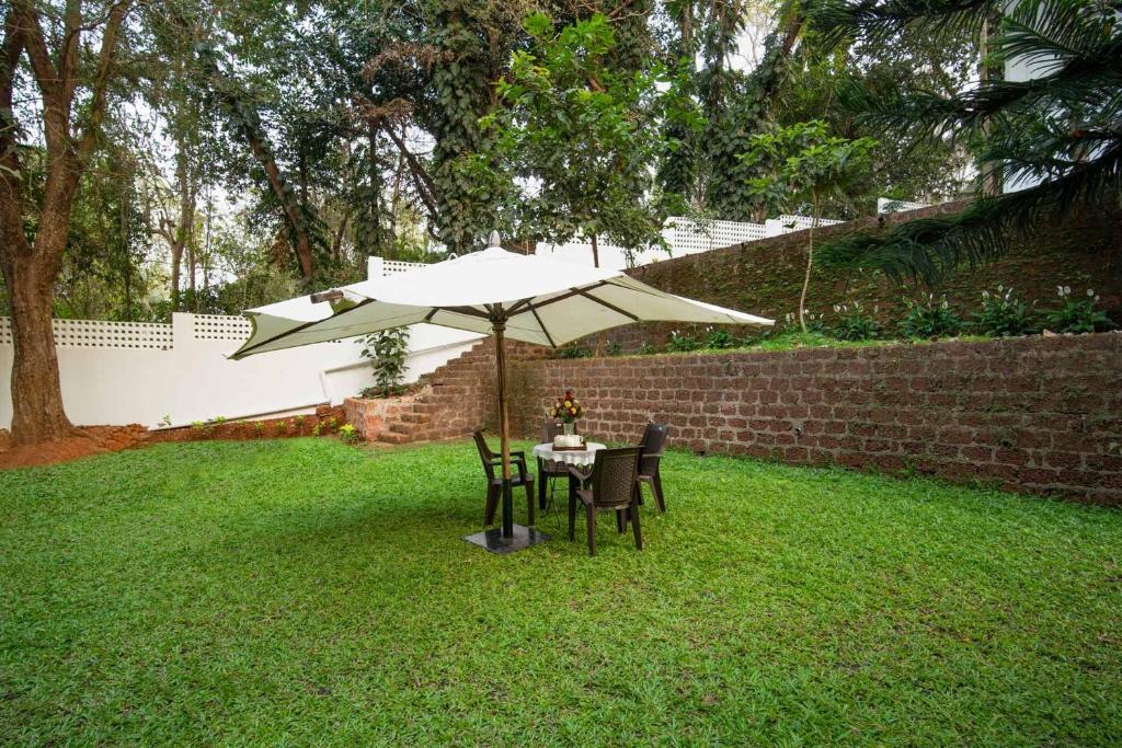 Альто-де-Порворим: StayVista at La Bougainvillea